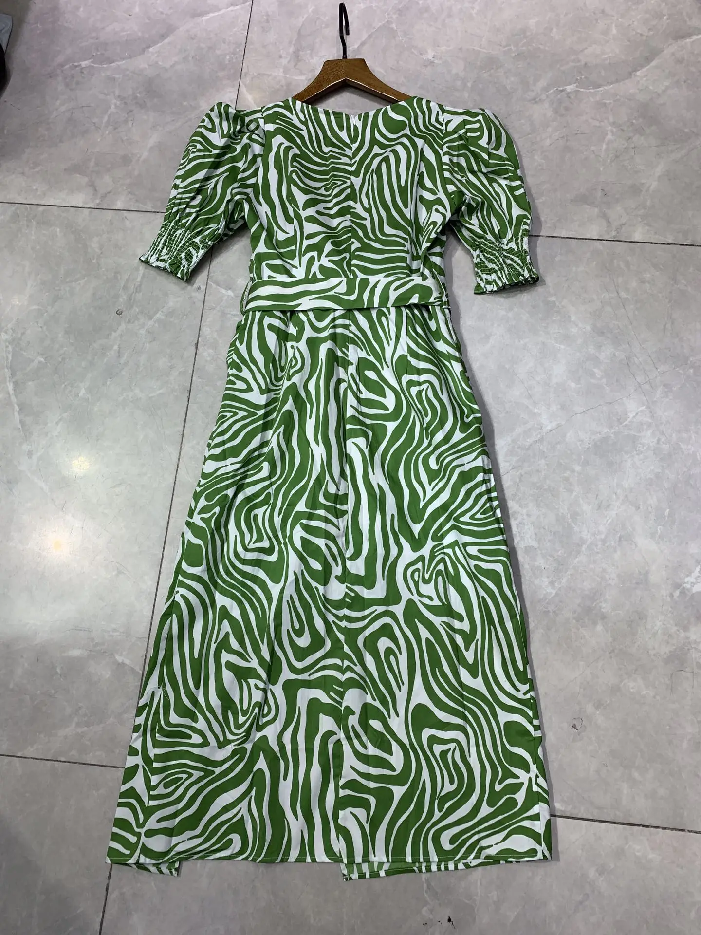 Women New 2021 Summer Dress Short Sleeve Green Paisley Print Cotton Robe Lady Hawaii Resort Midi Festa Vestidos
Women New 2021 Summer Dress Short Sleeve Green Paisley Print Cotton Robe Lady Hawaii Resort Midi Festa Vestidos