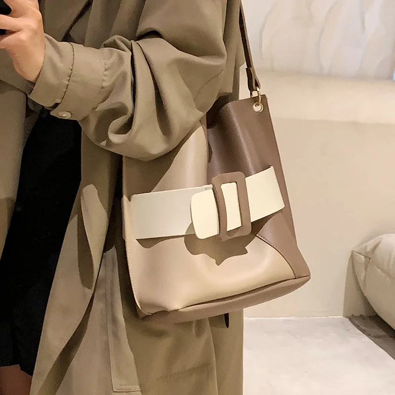 Splicing Belt Buckle Design PU Leather Bucket Crossbody Bags for Women Big Handbags Shoulder Simple Bag And Handbag Bolso Mujer
Splicing Belt Buckle Design PU Leather Bucket Crossbody Bags for Women Big Handbags Shoulder Simple Bag And Handbag Bolso Mujer