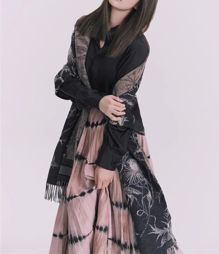 Women Embroidery Blouse Long Sleeve Two Colors Loose Turn-down Collar Female Shirt and Tops Buttons
Women Embroidery Blouse Long Sleeve Two Colors Loose Turn-down Collar Female Shirt and Tops Buttons