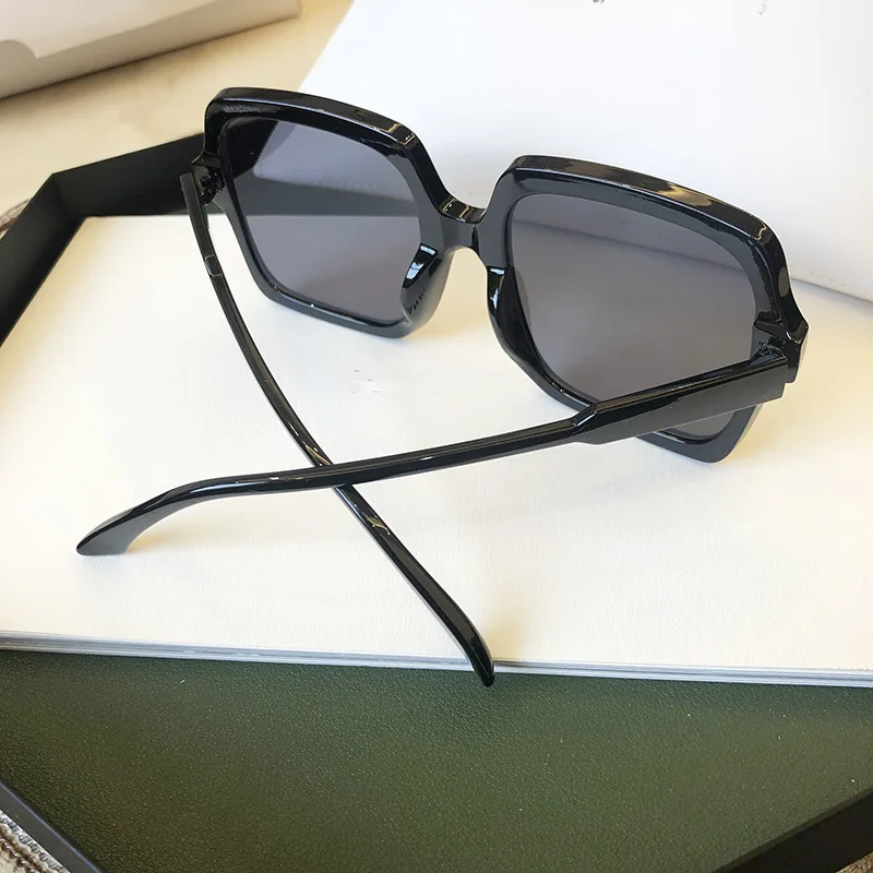 High Quality Brand Design Women Sunglasses Luxury Glasses Lady Square Sunglass Woman 2020 Gradient Pink Blue Lens Men Eyeglasses
High Quality Brand Design Women Sunglasses Luxury Glasses Lady Square Sunglass Woman 2020 Gradient Pink Blue Lens Men Eyeglasses