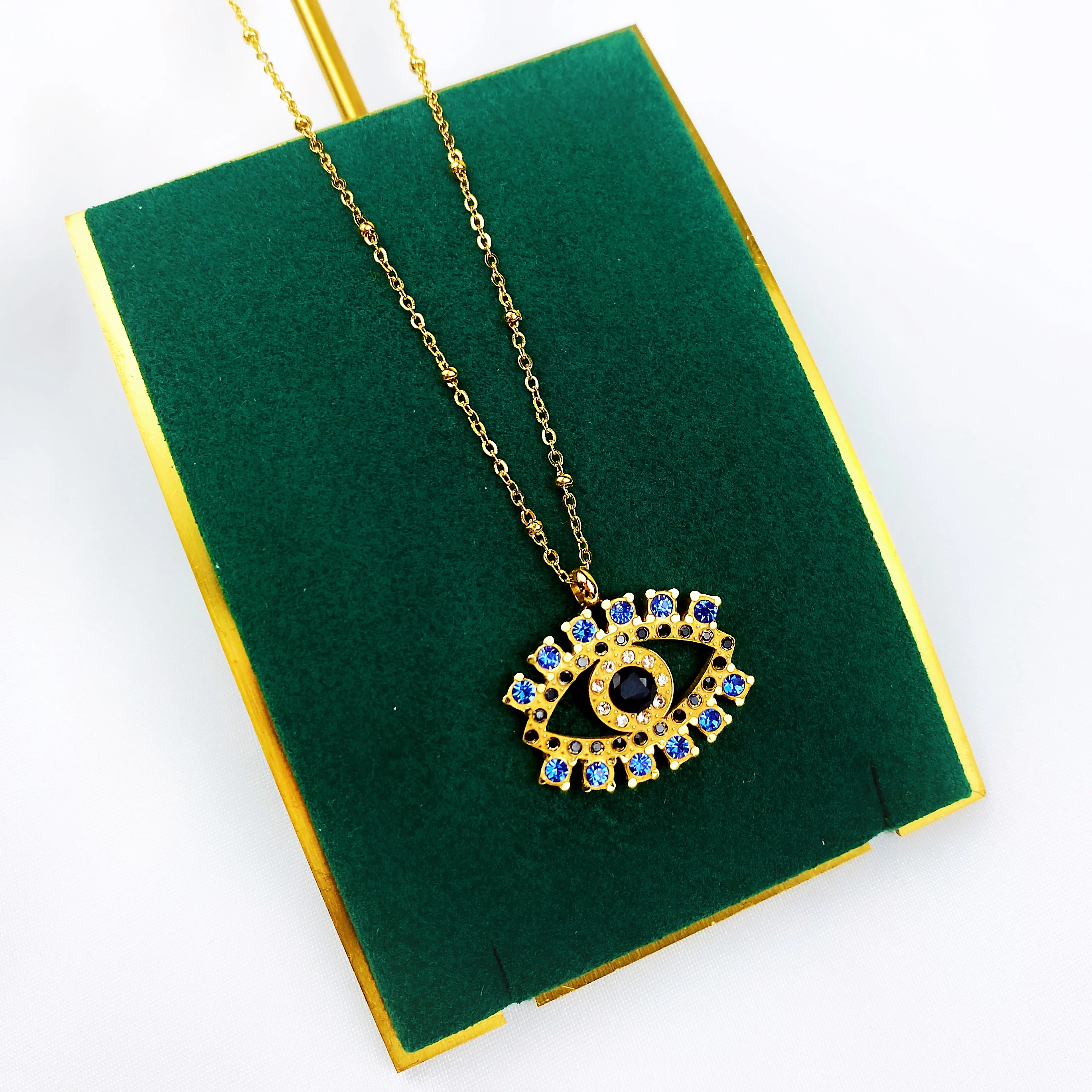 Luck evil eye Necklace AAA Cubic Zirconia Golden Turquoises Stone Fashion Classic Eye Turkey Bohemian Style Jewelry.
Luck evil eye Necklace AAA Cubic Zirconia Golden Turquoises Stone Fashion Classic Eye Turkey Bohemian Style Jewelry.