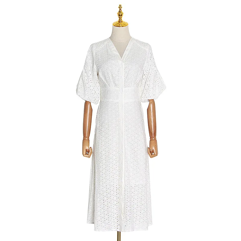 Summer slim solid color hollow out women's dress 2021 new bubble sleeve high waist V-Neck long dress
Summer slim solid color hollow out women's dress 2021 new bubble sleeve high waist V-Neck long dress