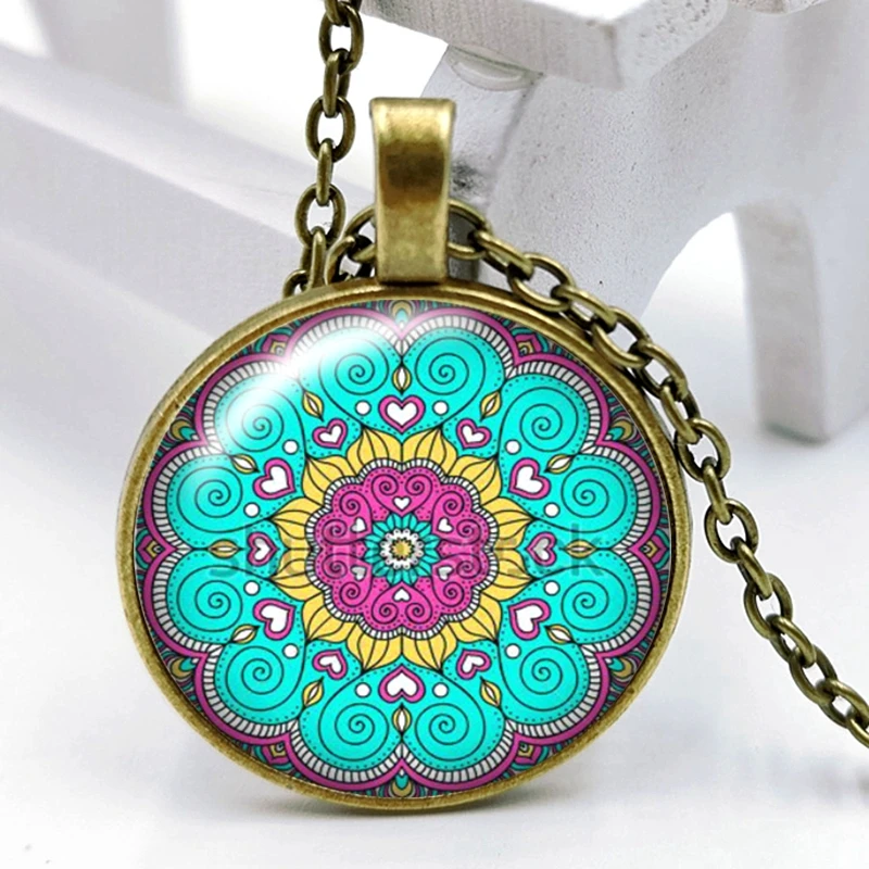 2020 New Ethnic Mandala Pattern 3 Color Necklace Glass Convex Personality Pendant Necklace Gift Wholesale
2020 New Ethnic Mandala Pattern 3 Color Necklace Glass Convex Personality Pendant Necklace Gift Wholesale