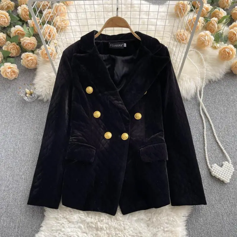 Autumn And Winter 2022 Suit Jacket V-Neck Temperament Rhombus Top Slim Velvet Blazer Women Trend Korean Button Outerwear M2052
Autumn And Winter 2022 Suit Jacket V-Neck Temperament Rhombus Top Slim Velvet Blazer Women Trend Korean Button Outerwear M2052