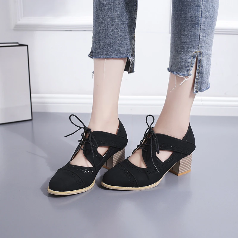 2021 Summer Plus Size Women's Shoes Laser Breathable Retro Sandals Ladies Elegant Thick Heel Sandals Lace-Up Pointed Shoes Women
2021 Summer Plus Size Women's Shoes Laser Breathable Retro Sandals Ladies Elegant Thick Heel Sandals Lace-Up Pointed Shoes Women