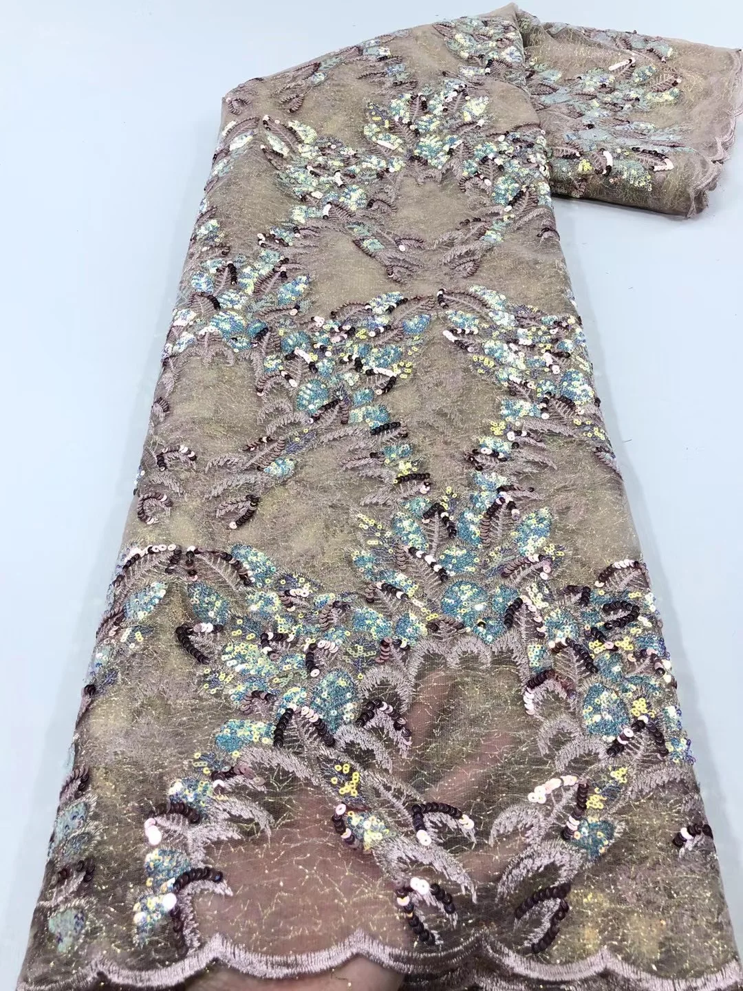 5 Yards The New Sequin Lace Fabric High Quality Nigeria French Tulle Lace Fabric For Banquet Parties And Weddings JJ-SZ0142
5 Yards The New Sequin Lace Fabric High Quality Nigeria French Tulle Lace Fabric For Banquet Parties And Weddings JJ-SZ0142