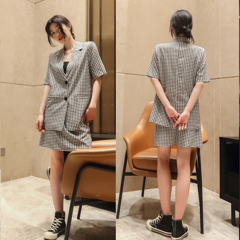 2021 Summer Fashion Loose Short Sleeve Blazer Set Plaid Two Piece Suit Suit Korean Women Clothes
2021 Summer Fashion Loose Short Sleeve Blazer Set Plaid Two Piece Suit Suit Korean Women Clothes