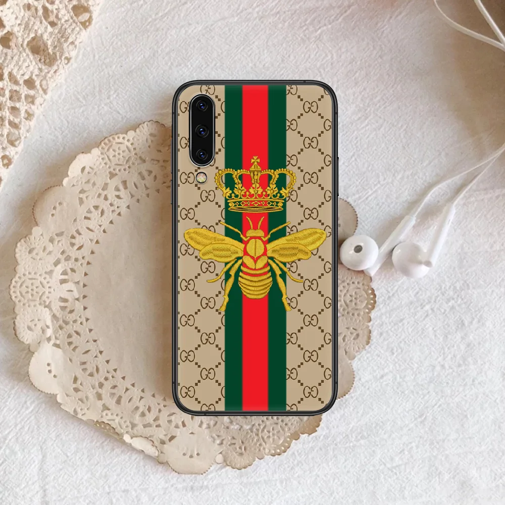Italian luxury brand Phone Case Cover For Samsung Galaxy A10 A11 A20 E A21 A30 A40 A41 A50 A51 A70 A71 A81 S 4G 5G black Hoesjes
Italian luxury brand Phone Case Cover For Samsung Galaxy A10 A11 A20 E A21 A30 A40 A41 A50 A51 A70 A71 A81 S 4G 5G black Hoesjes
