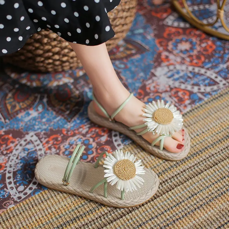 Women's Slippers Fashion Sweet Vamp Flowers Embellish The Beach Outdoor Two Wear Small Fresh Women's Shoes 2021
Women's Slippers Fashion Sweet Vamp Flowers Embellish The Beach Outdoor Two Wear Small Fresh Women's Shoes 2021