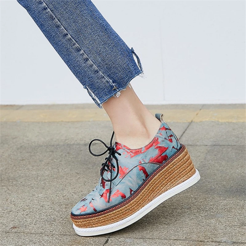 Women Flat Genuine Leather Brogue Lace Up Thick Bottom Casual Lady Shoes High Platform British Spring Single Shoes 2021
Women Flat Genuine Leather Brogue Lace Up Thick Bottom Casual Lady Shoes High Platform British Spring Single Shoes 2021