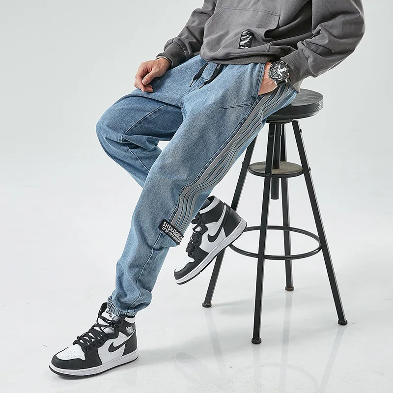 Fashion Slim Jeans Men's Tide Leisure Denim Sweatpants Feet Pants Elastic Waist Mens Clothing Bottoms
Fashion Slim Jeans Men's Tide Leisure Denim Sweatpants Feet Pants Elastic Waist Mens Clothing Bottoms