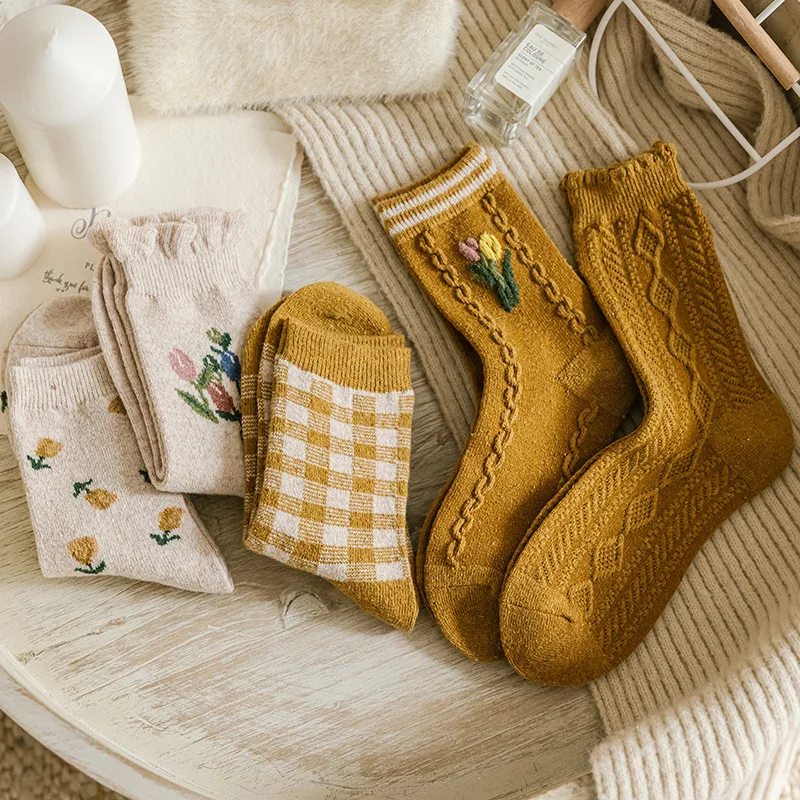 Winter Keep Warm Woman Socks Fashion Floral Embroidery Yellow Frilly Socks Women Harajuku Retro Wool Cashmere Thermal Warm Socks
Winter Keep Warm Woman Socks Fashion Floral Embroidery Yellow Frilly Socks Women Harajuku Retro Wool Cashmere Thermal Warm Socks