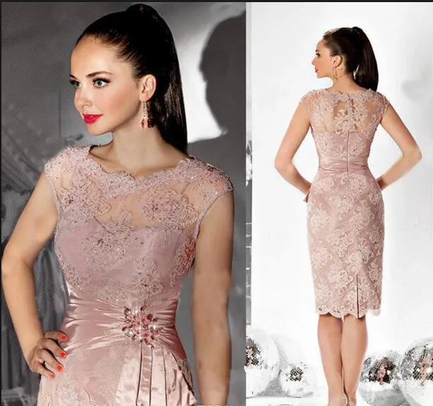 

Pink Sheath Lace Mother of the Bride Dresses Knee Length Beaded Sash Scoop Neckline Cap Sleeve Short Sheer Formal Evening Gowns
