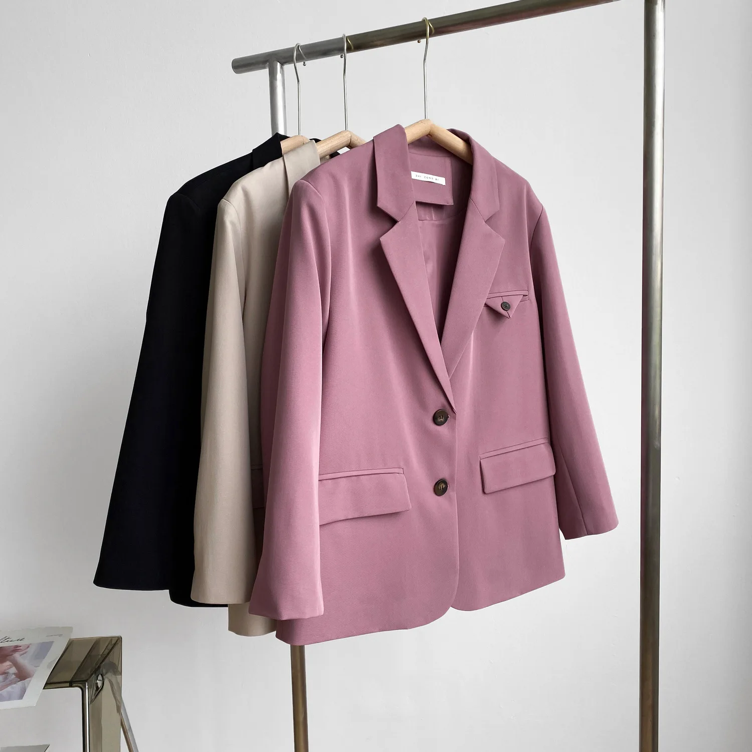 Single-Breasted Suit Jacket Women' 2021 Spring Autumn Korean Style Loose Elegant Women Blazers and Jackets Office Lady
Single-Breasted Suit Jacket Women' 2021 Spring Autumn Korean Style Loose Elegant Women Blazers and Jackets Office Lady