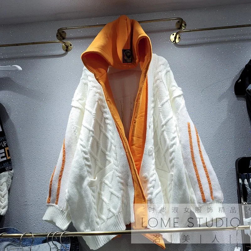 Korea-style Women Hooded Cardigans Coat 2021 New Fashion Autumn Flocking Letter Loose Faux Two Piece Long Sleeve Knitted Outwear
Korea-style Women Hooded Cardigans Coat 2021 New Fashion Autumn Flocking Letter Loose Faux Two Piece Long Sleeve Knitted Outwear