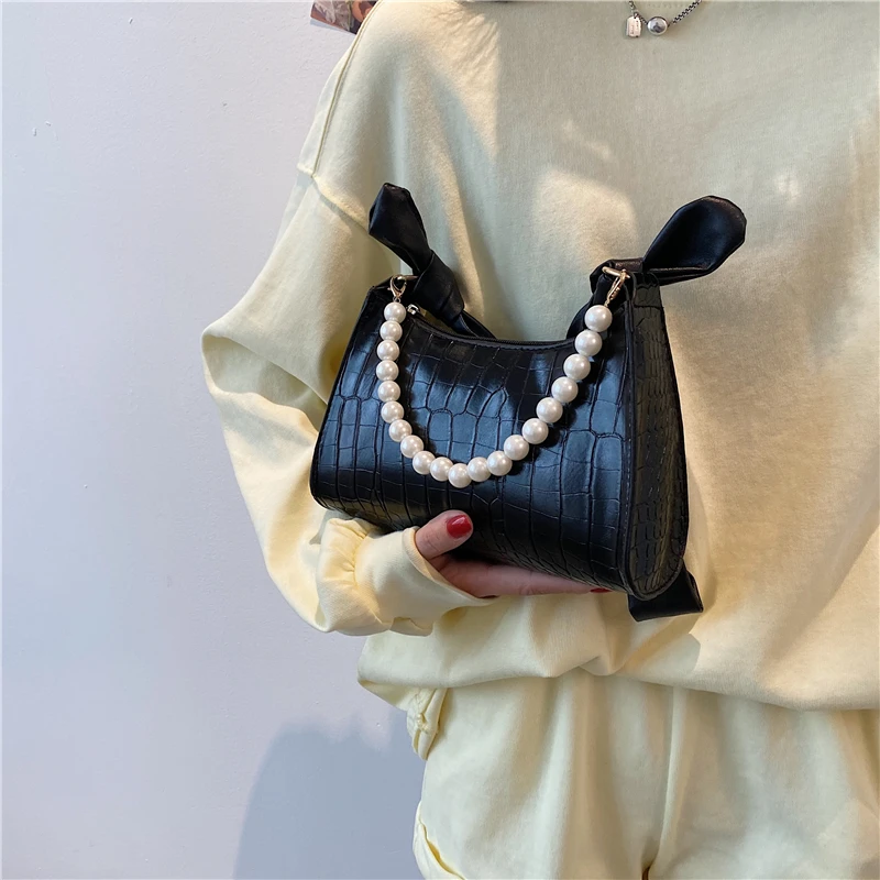 Crocodile Pattern Women Underarm Bag Solid Color PU Leather Female Wide Strap Shoulder Bags Elegant Ladies Pearl Chain Handbags
Crocodile Pattern Women Underarm Bag Solid Color PU Leather Female Wide Strap Shoulder Bags Elegant Ladies Pearl Chain Handbags