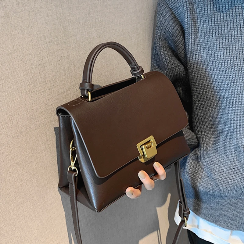 Luxury Brand Lock Design Small Handbags For Women Simple Solid Ladies Daily Work Bags High Quality Shoulder Crossbody Bags 2022
Luxury Brand Lock Design Small Handbags For Women Simple Solid Ladies Daily Work Bags High Quality Shoulder Crossbody Bags 2022