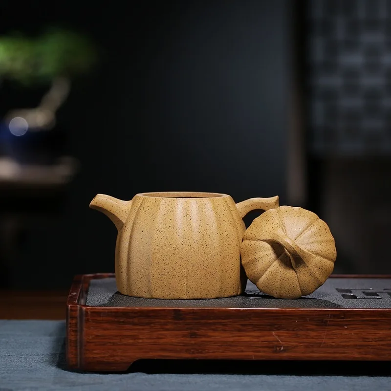 Yixing Raw Ore Sesame Section Mud Full Manual Dark-red Enameled Pottery Teapot Quality Quan Qin Quan Teapot
Yixing Raw Ore Sesame Section Mud Full Manual Dark-red Enameled Pottery Teapot Quality Quan Qin Quan Teapot
