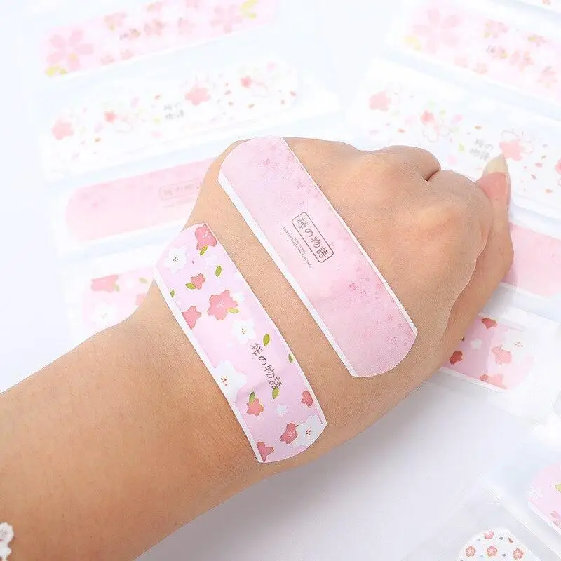 20Pcs/box Kawaii Cartoon Adhesive Bandages First Aid Emergency Woundplast Stickers for Kids Medical Supplies Medical Treatment
20Pcs/box Kawaii Cartoon Adhesive Bandages First Aid Emergency Woundplast Stickers for Kids Medical Supplies Medical Treatment