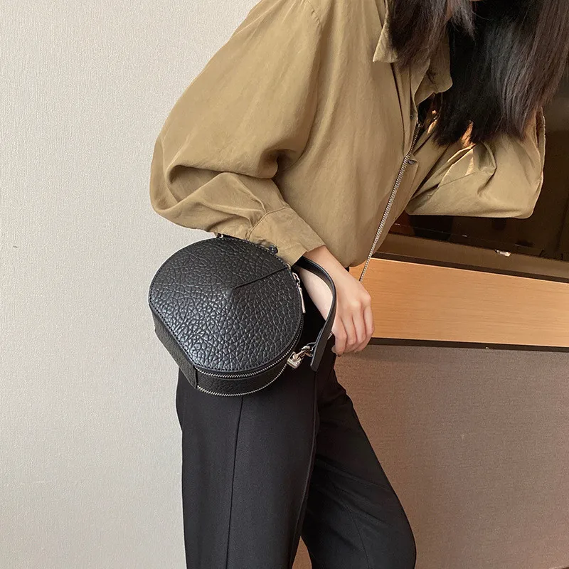 2021 New Fashion Leather Shoulder Messenger Bag Solid Color Shiny Casual Cowhide Bag Purses and Handbags Luxury Designer Cc Gg
2021 New Fashion Leather Shoulder Messenger Bag Solid Color Shiny Casual Cowhide Bag Purses and Handbags Luxury Designer Cc Gg