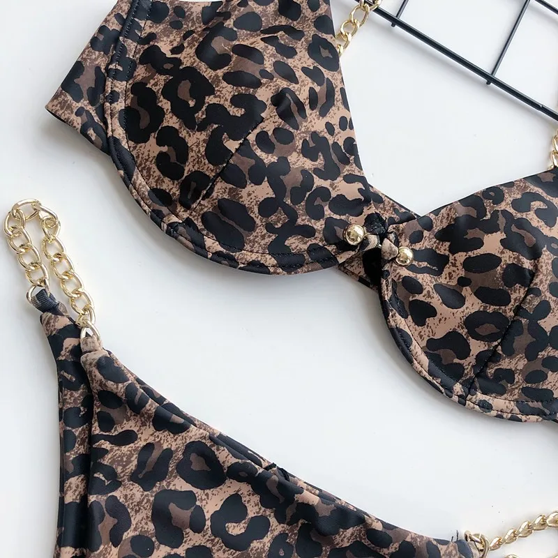 Fashion Bikini Women's Leopard Tiger Print Chain Decoration Pin Buckle Two Pieces Swimwear
Fashion Bikini Women's Leopard Tiger Print Chain Decoration Pin Buckle Two Pieces Swimwear