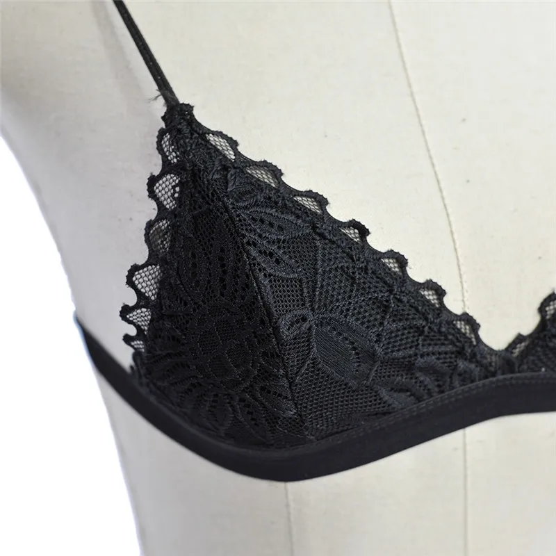 2 Colors French Style Lace Floral Sheer Triangle Bralette Bra Crop Top Bustier Unpadded Mesh Lined Transparent Wireless Sexy Bra
2 Colors French Style Lace Floral Sheer Triangle Bralette Bra Crop Top Bustier Unpadded Mesh Lined Transparent Wireless Sexy Bra