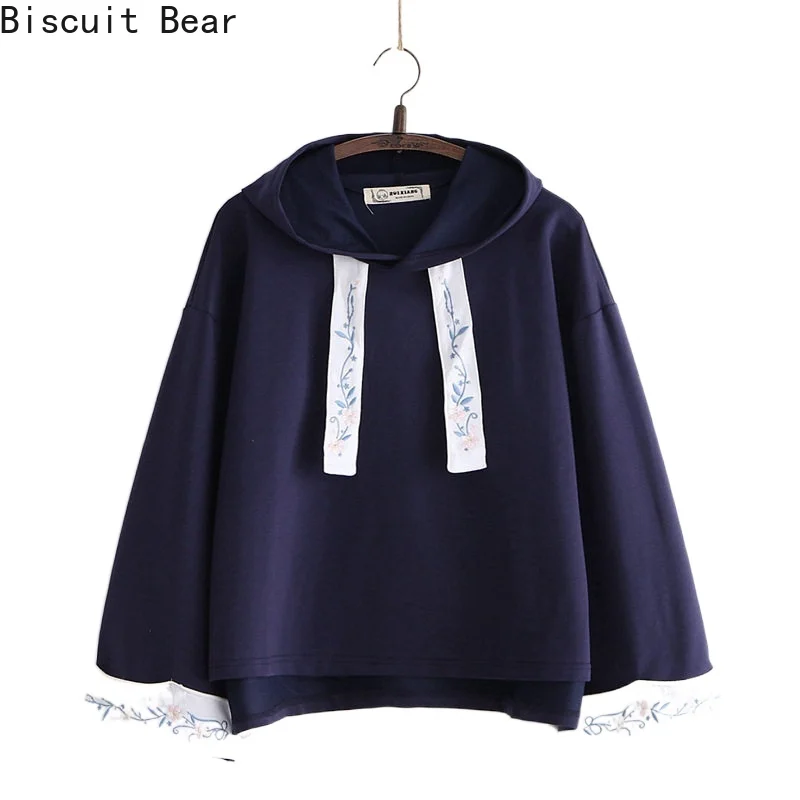 Black Floral Embroidery Pattern Loose Hooded Sweatshirt Women's 2021 Spring New Sweet Style Flare Sleeve Cotton Pullover Hoodies
Black Floral Embroidery Pattern Loose Hooded Sweatshirt Women's 2021 Spring New Sweet Style Flare Sleeve Cotton Pullover Hoodies