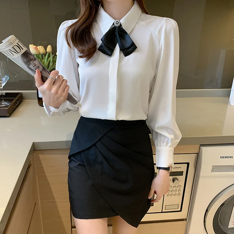 2021 new ladies design shirt retro Hong Kong flavor white blouse temperament commuter blouse shirt
2021 new ladies design shirt retro Hong Kong flavor white blouse temperament commuter blouse shirt
