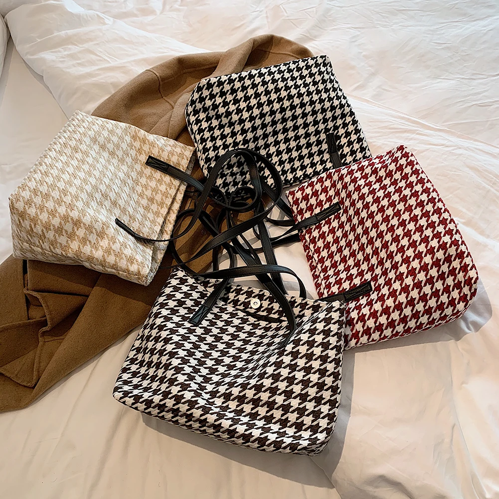 Vintage Plaid Pattern Women's Shoulder Handbag Portable Large Capacity Shopping Tote Bag Fashion Woollen Commuter Underarm Purse
Vintage Plaid Pattern Women's Shoulder Handbag Portable Large Capacity Shopping Tote Bag Fashion Woollen Commuter Underarm Purse