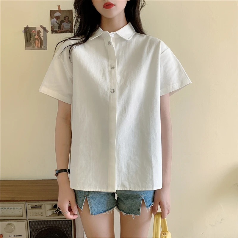 2021 the new design feeling small fat mm white shirts with short sleeves female loose big yards polo pure color shirt
2021 the new design feeling small fat mm white shirts with short sleeves female loose big yards polo pure color shirt