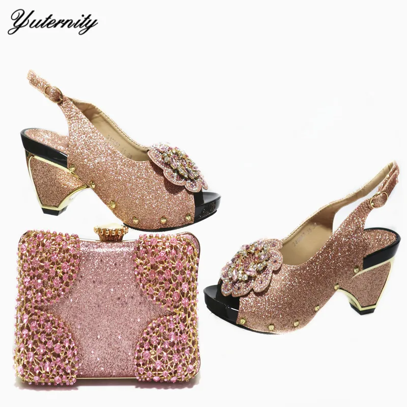 New Arrival African Shoes With Matching Bags Set Italian PU With Rhinestones Shoes And Bags Set For Party Size 38-43
New Arrival African Shoes With Matching Bags Set Italian PU With Rhinestones Shoes And Bags Set For Party Size 38-43