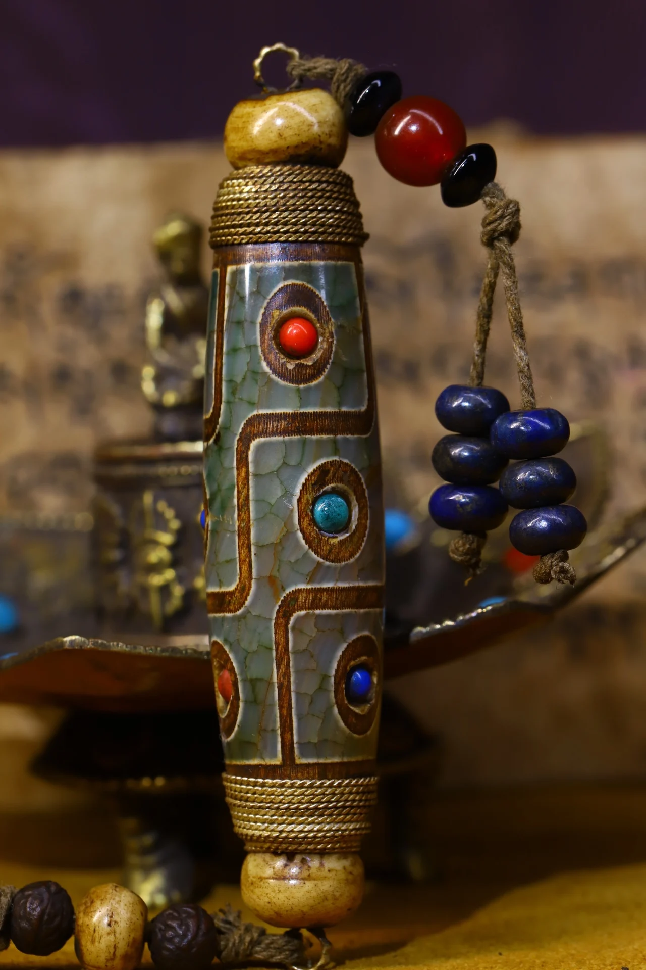 4"Chinese Folk Collection Old Natural agate Filigree mosaic Gem Dzi Bead Nine Eyes Pendant amulet Town House Exorcism
4"Chinese Folk Collection Old Natural agate Filigree mosaic Gem Dzi Bead Nine Eyes Pendant amulet Town House Exorcism