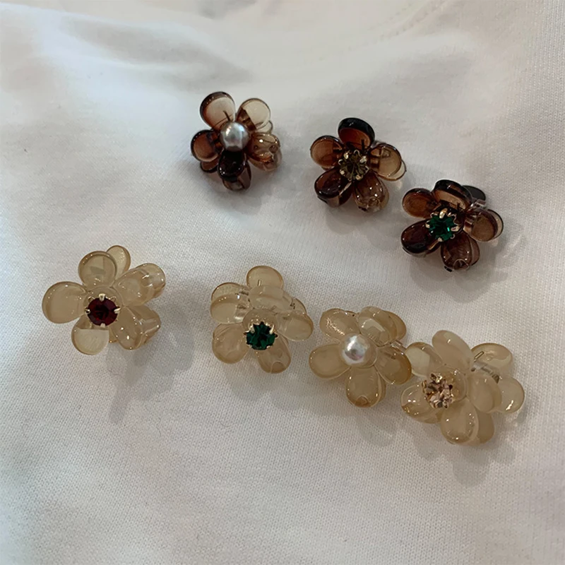 New Cute Transparent Color Flower Shape Hair Claws Women Girls Sweet Hair Clips Ponytail Holder Hairpin Fashion Hair Accessories
New Cute Transparent Color Flower Shape Hair Claws Women Girls Sweet Hair Clips Ponytail Holder Hairpin Fashion Hair Accessories