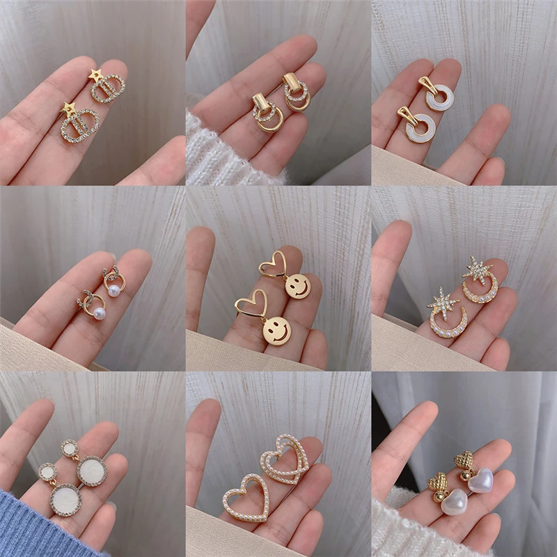 Elegant and Exquisite Pearl Moon Circle Stud Earrings For Woman 2020 New Classic Jewelry Luxury Party Girl's Heart Earrings
Elegant and Exquisite Pearl Moon Circle Stud Earrings For Woman 2020 New Classic Jewelry Luxury Party Girl's Heart Earrings