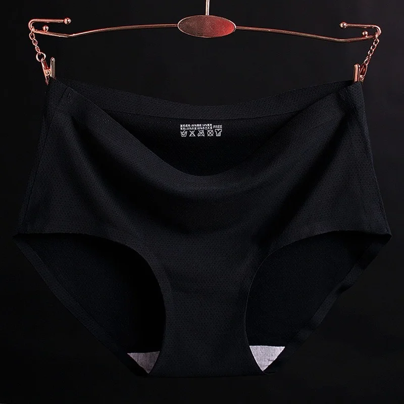 Ice silk one-piece mesh hip-lifting ladies briefs, breathable mid-waist hollowed out sexy thin underwear women sexy 
Ice silk one-piece mesh hip-lifting ladies briefs, breathable mid-waist hollowed out sexy thin underwear women sexy