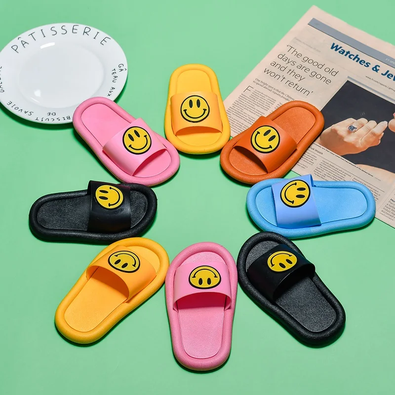 Girls Cartoon Slippers Autumn Summer New Kids Wide Colorful EVA Rubber Indoor Home Round Toe Shoes Boy Slippers Students Shoe
Girls Cartoon Slippers Autumn Summer New Kids Wide Colorful EVA Rubber Indoor Home Round Toe Shoes Boy Slippers Students Shoe