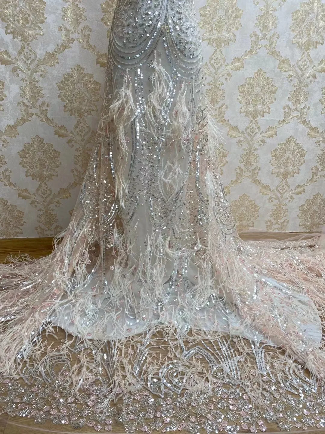 (5yards/pc) High quality feathers appliqued French net lace with beads and sequins embroidery African wedding tulle lace FVS010
(5yards/pc) High quality feathers appliqued French net lace with beads and sequins embroidery African wedding tulle lace FVS010