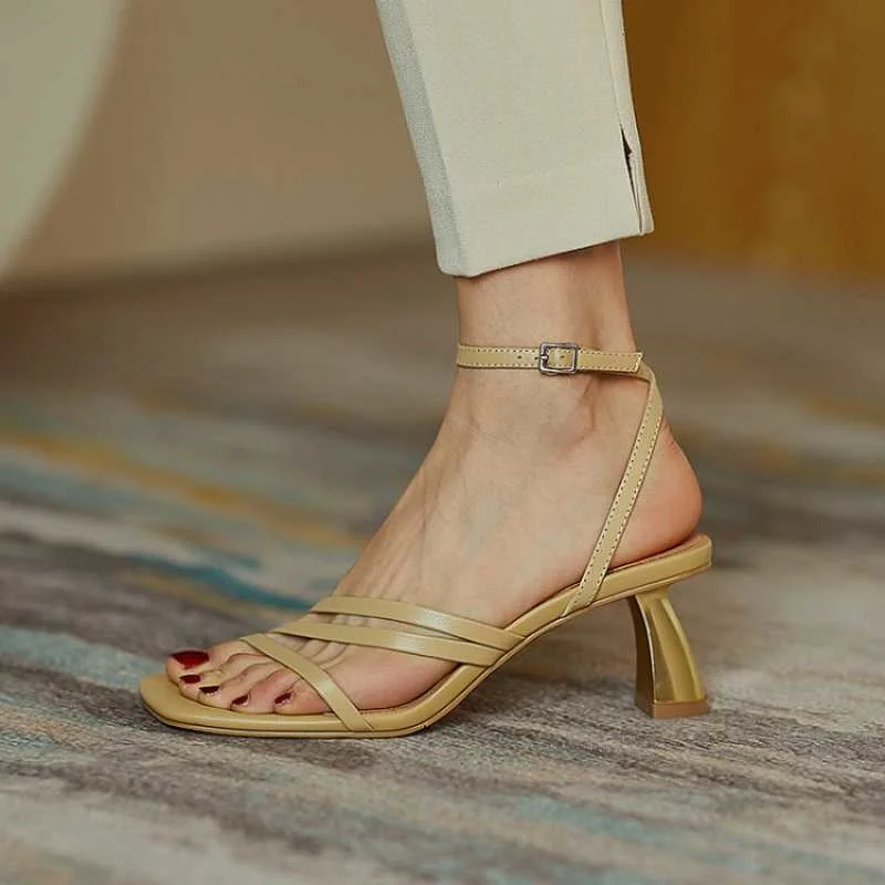Fashion women's shoes 2021 spring and summer women's soft leather comfortable single shoes for four seasons
Fashion women's shoes 2021 spring and summer women's soft leather comfortable single shoes for four seasons
