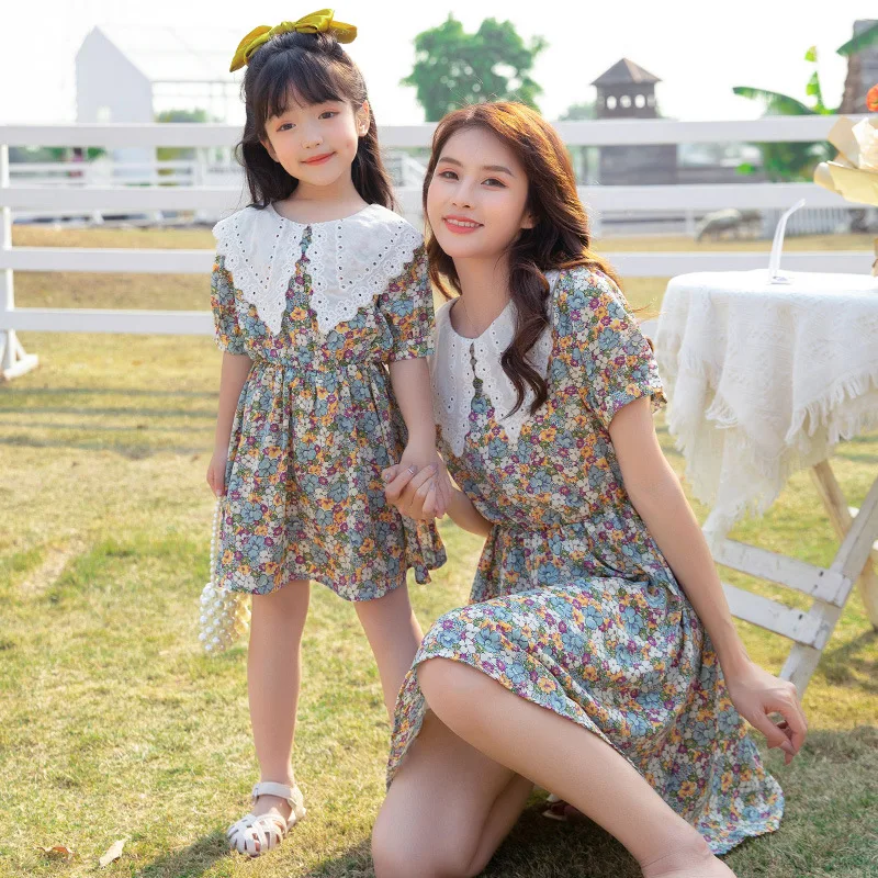2021 Mom and Daughter Summer Parent-Child Cotton Dress Round Neck Short Sleeve Floral Matching mommy and me outfits
2021 Mom and Daughter Summer Parent-Child Cotton Dress Round Neck Short Sleeve Floral Matching mommy and me outfits