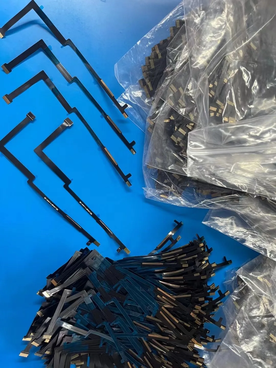 Big Home Flex Cable for Apple iPad 5 2017 A1822 A1823 Big Home Button Flex for iPad 6 2018 A1893 A1954
Big Home Flex Cable for Apple iPad 5 2017 A1822 A1823 Big Home Button Flex for iPad 6 2018 A1893 A1954