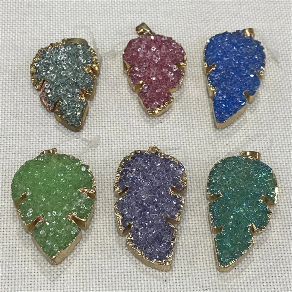 1pcs Natural Stone Crystal Pendant Necklace Irregular Plane Leaf Shape Electroplating Edging Amethyst Exquisite Charm Necklace
1pcs Natural Stone Crystal Pendant Necklace Irregular Plane Leaf Shape Electroplating Edging Amethyst Exquisite Charm Necklace