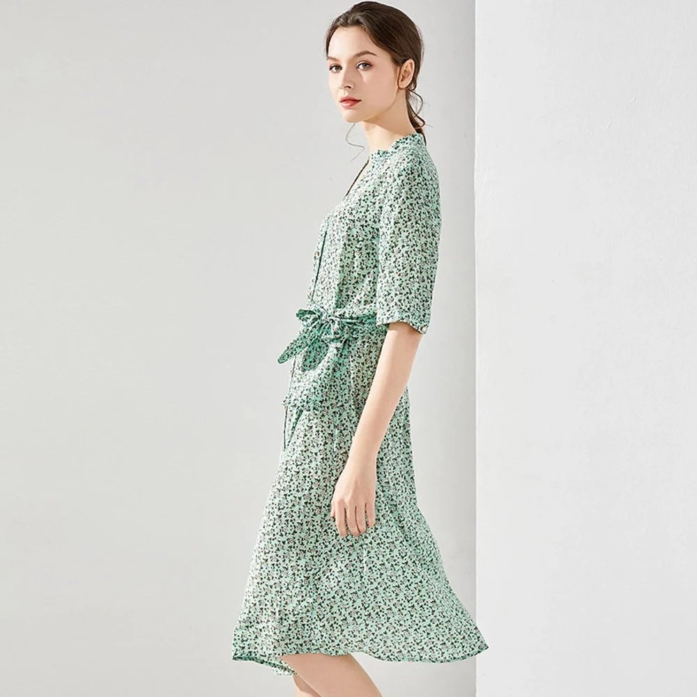Printed Silk Dress Women Summer 2020 New Temperament Mid-length Long Dress V-Neck Office Lady Half Button Mid-Calf Dresses Green
Printed Silk Dress Women Summer 2020 New Temperament Mid-length Long Dress V-Neck Office Lady Half Button Mid-Calf Dresses Green