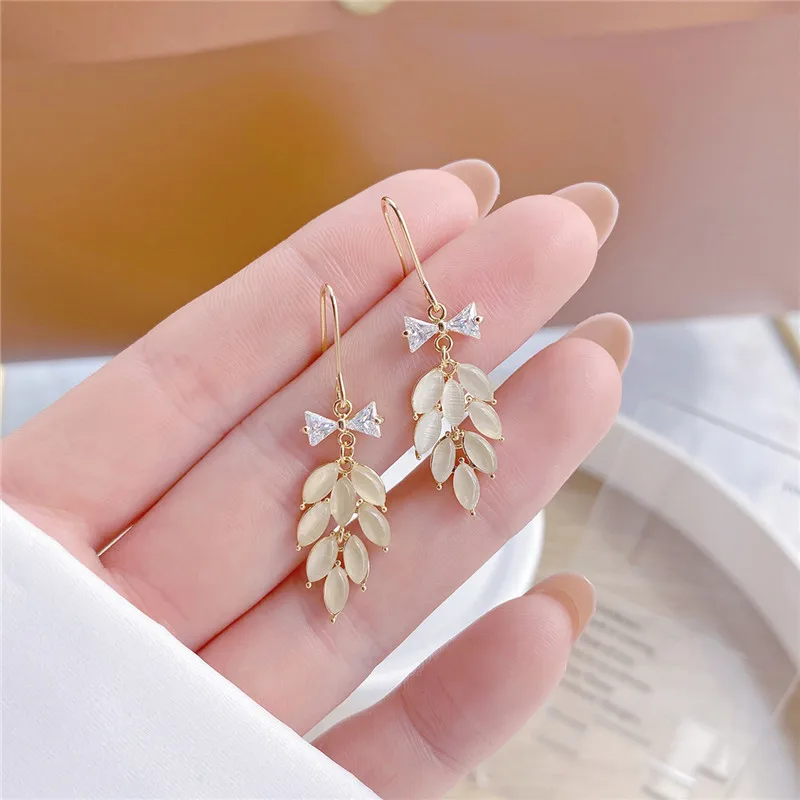 Ins Hot Sale Luxury 14K Real Gold Vintage French Fringed Wheat Ear Leaves Stud Earrings for Women Cubic Zircon ZC Earrings
Ins Hot Sale Luxury 14K Real Gold Vintage French Fringed Wheat Ear Leaves Stud Earrings for Women Cubic Zircon ZC Earrings