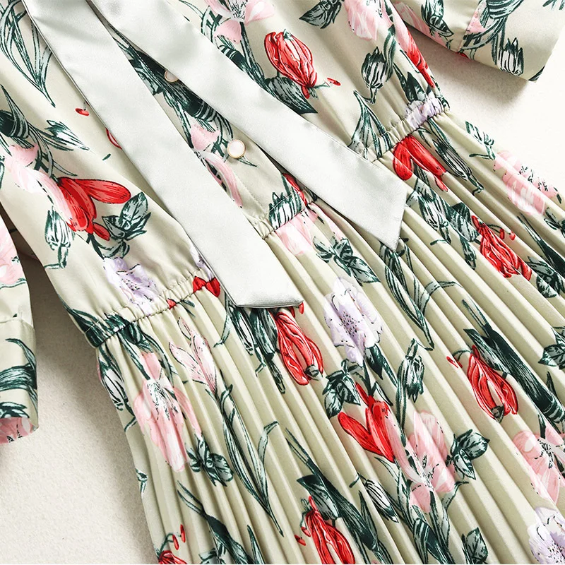 2021 Spring Summer High-end Senior Satin Fabric Short Sleeve Floral Printed Pleated Dress for Woman
2021 Spring Summer High-end Senior Satin Fabric Short Sleeve Floral Printed Pleated Dress for Woman