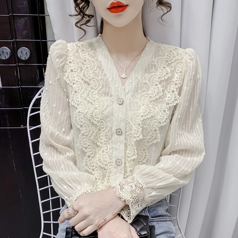 V Neck Embroidery Lace Blouse Women Fashion Hollow Flowers Women's Shirt Long Sleeve Tops Ruffle Woman Shirts Chemise Femme16652
V Neck Embroidery Lace Blouse Women Fashion Hollow Flowers Women's Shirt Long Sleeve Tops Ruffle Woman Shirts Chemise Femme16652