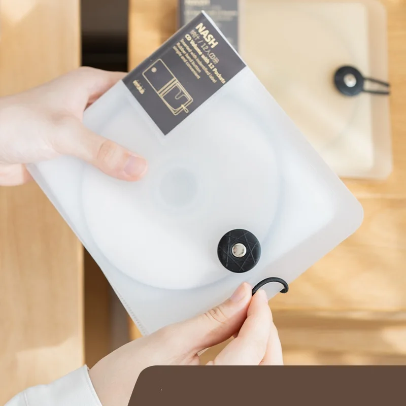 Rack Storage Brochure Folder Cover Wallet Cd Protective Sleeve Cd-Rom Disc Storage Disc Bag Button Disc Book
Rack Storage Brochure Folder Cover Wallet Cd Protective Sleeve Cd-Rom Disc Storage Disc Bag Button Disc Book