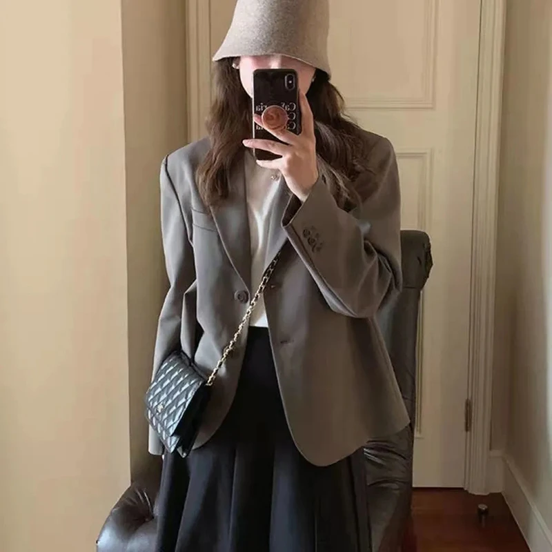 Women's Loose Single Breasted Vintage Blazers Female Chic Streetwear Office Suit Outwears New Stylish Classic Coats Spring Tops
Women's Loose Single Breasted Vintage Blazers Female Chic Streetwear Office Suit Outwears New Stylish Classic Coats Spring Tops