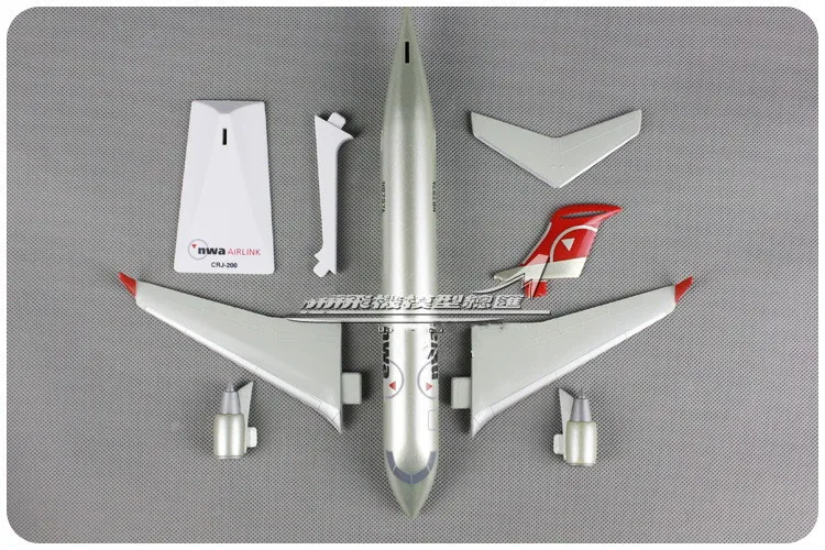 28CM 1:100 Plastic American Air Northwest Airlines NWA Airlink CRJ-200 Airways Aircraft Assembled Assembly airplane model Plane
28CM 1:100 Plastic American Air Northwest Airlines NWA Airlink CRJ-200 Airways Aircraft Assembled Assembly airplane model Plane