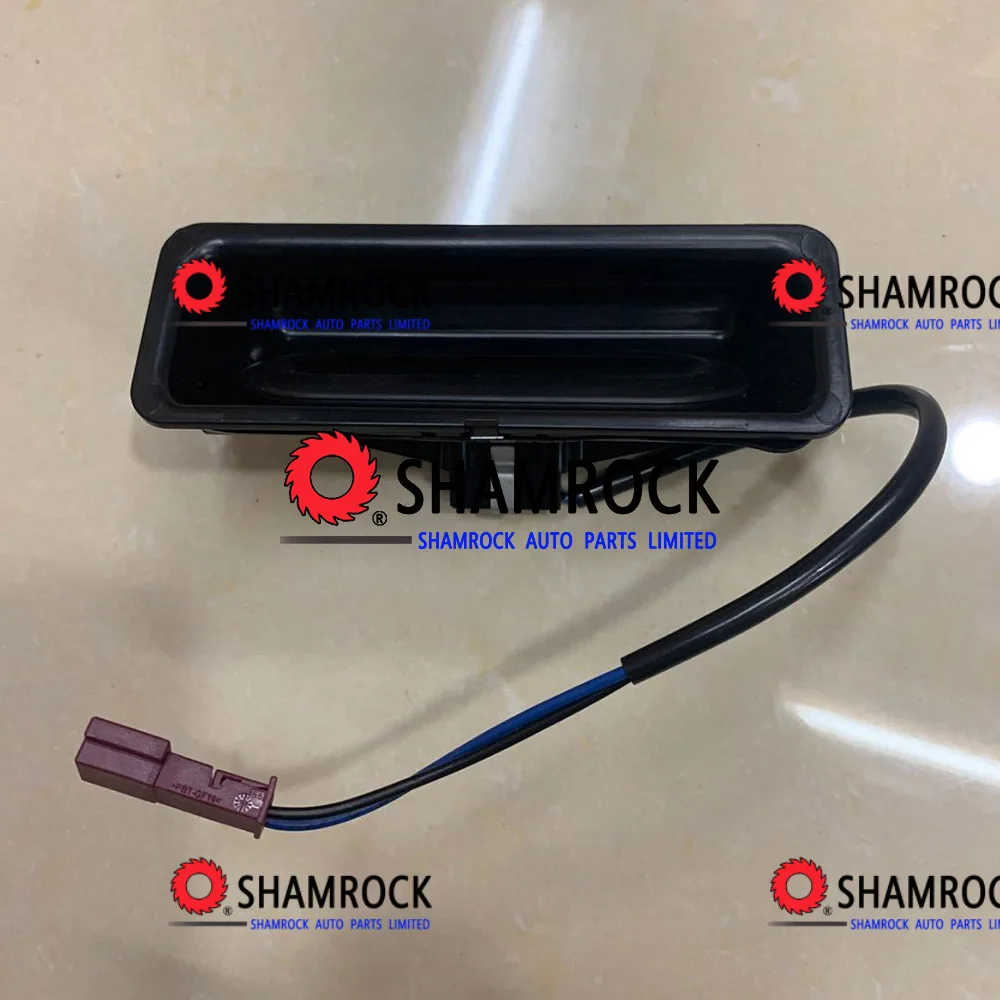 Trunk Lock Push Button Handle Switch OEM 51248168035/8168035 for BBMW 5 series E39 E60 E61 
Trunk Lock Push Button Handle Switch OEM 51248168035/8168035 for BBMW 5 series E39 E60 E61