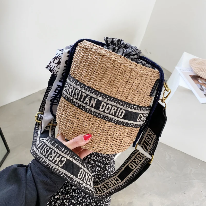 2021 New Young Fashion Bucket Popular Women's Bag High Quality Shoulder Handbags Cute Small Female Handbag Luxury Designer Tote
2021 New Young Fashion Bucket Popular Women's Bag High Quality Shoulder Handbags Cute Small Female Handbag Luxury Designer Tote